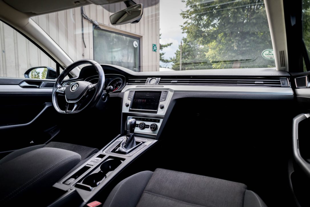 VW PASSAT