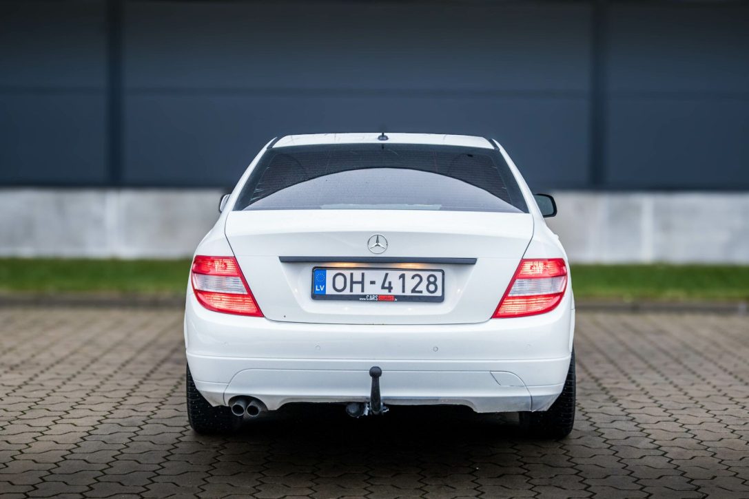 MERCEDES BENZ C200
