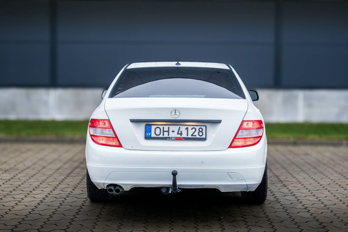 MERCEDES BENZ C200