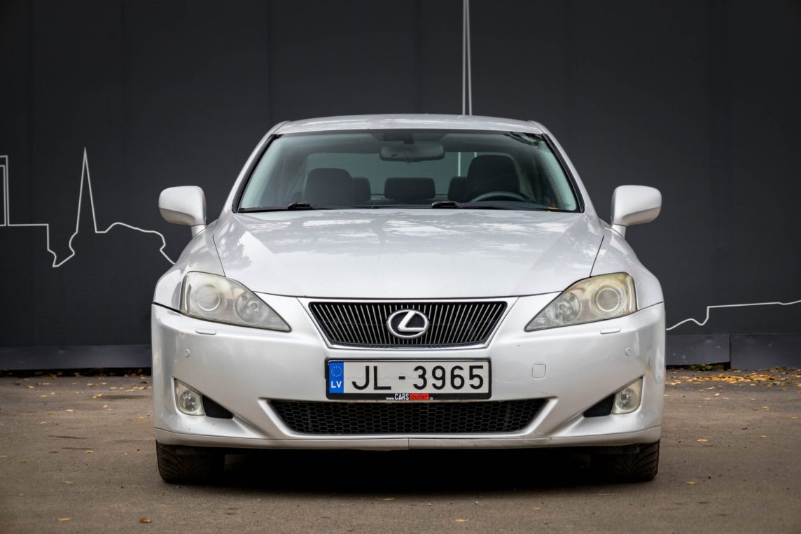 LEXUS IS 220