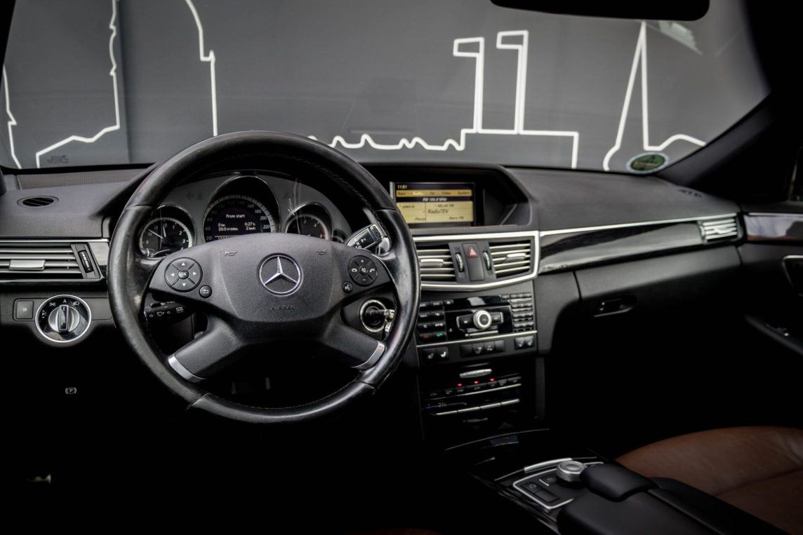 MERCEDES BENZ E350