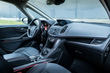 OPEL ZAFIRA TOURER