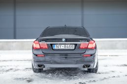 BMW 740
