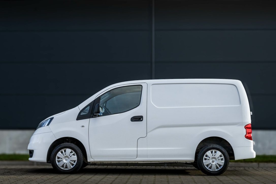 NISSAN NV200