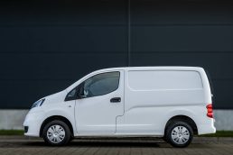 NISSAN NV200