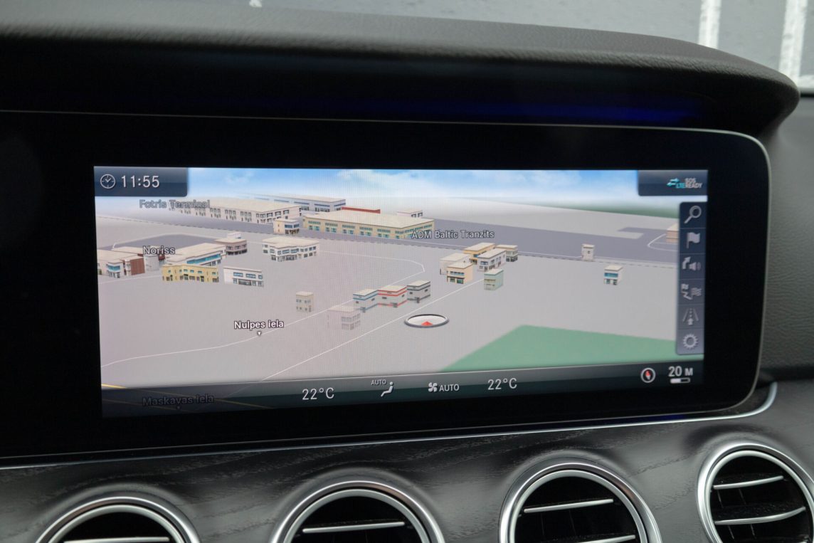 MERCEDES BENZ E200 D