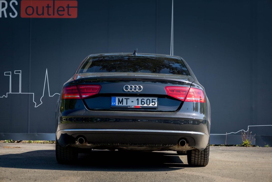 AUDI A8