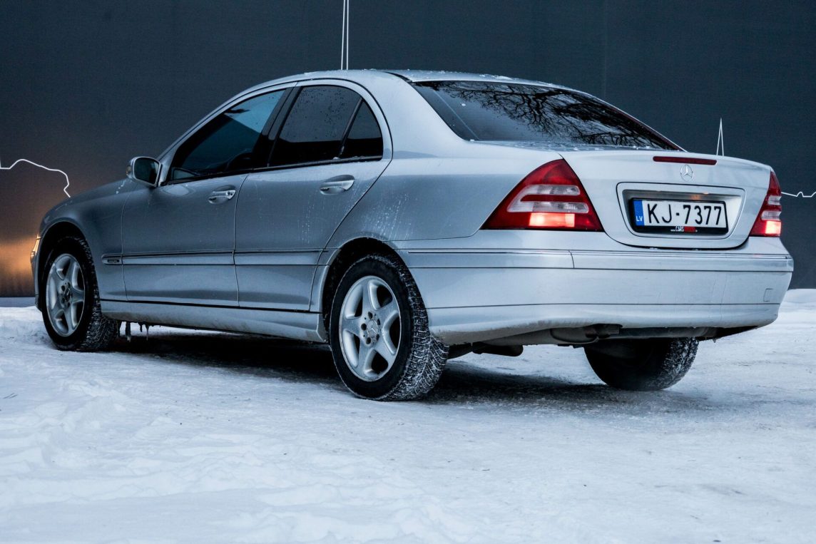 MERCEDES BENZ C 180