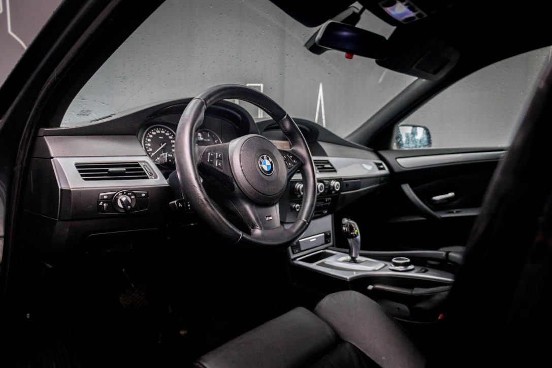 BMW 525