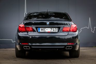 BMW 740