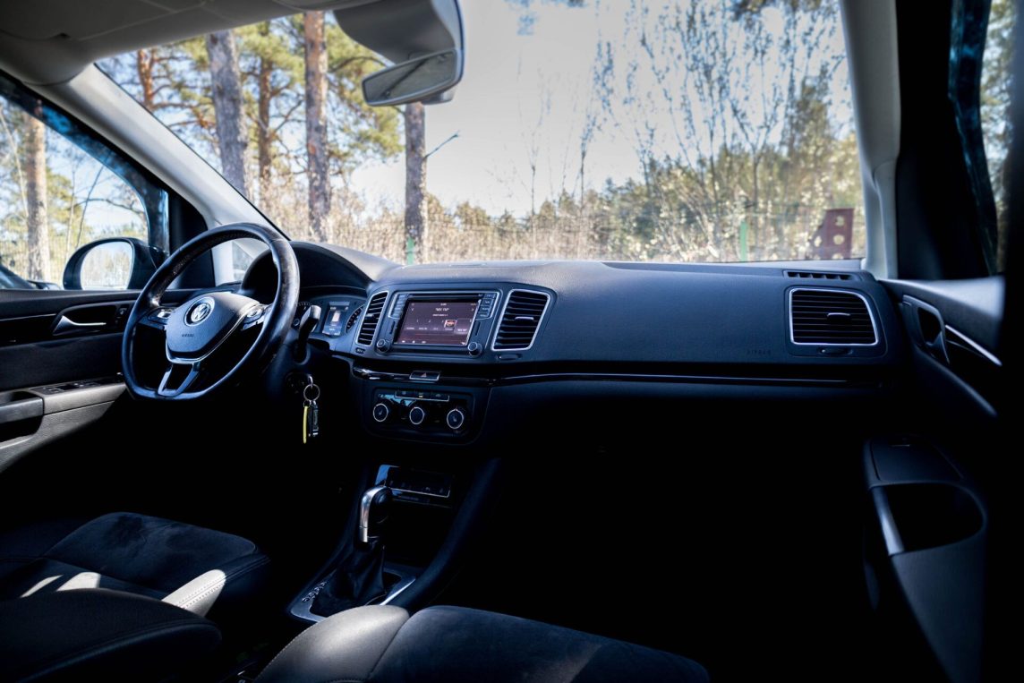 VW SHARAN