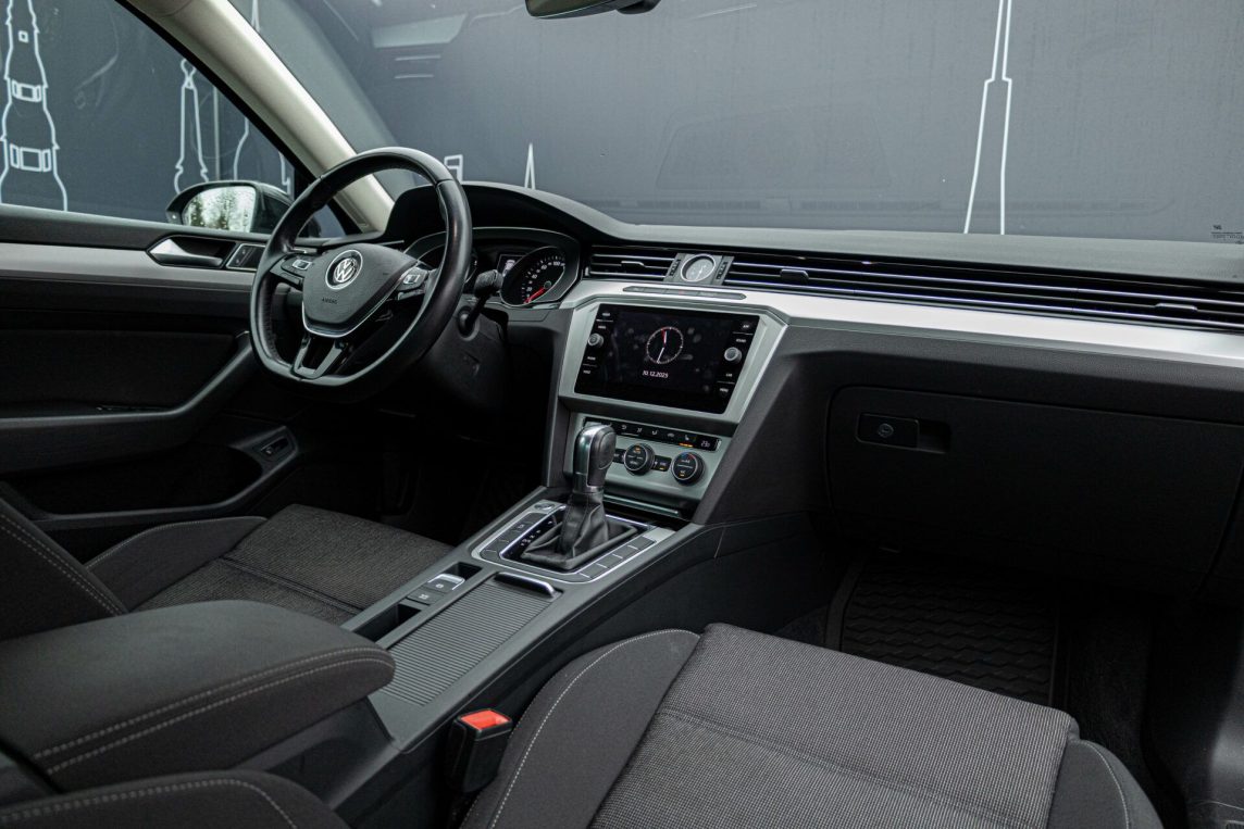 VW PASSAT