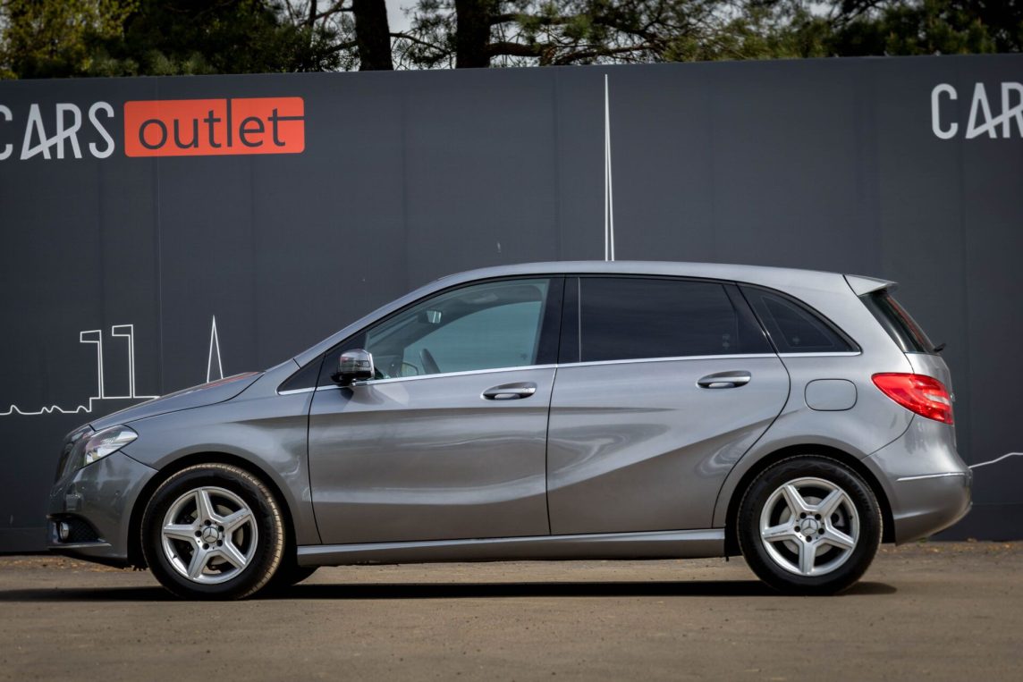 MERCEDES BENZ B 180