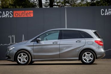 MERCEDES BENZ B 180