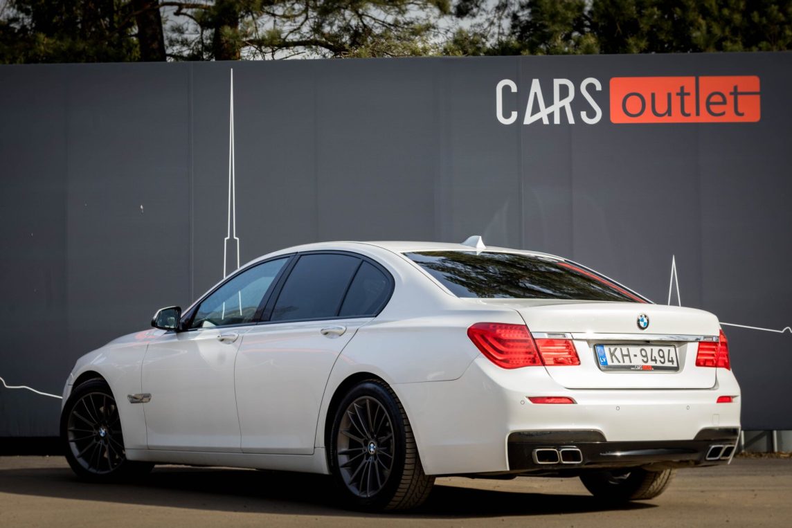 BMW 740