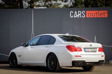 BMW 740