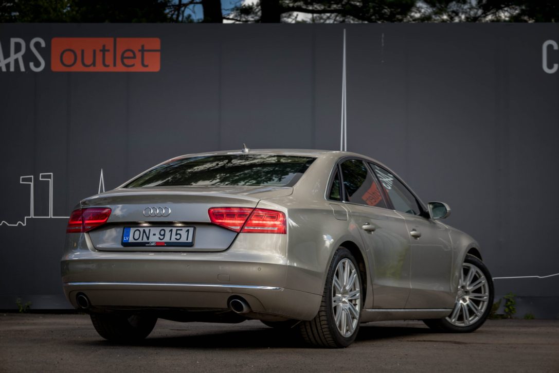 AUDI A8