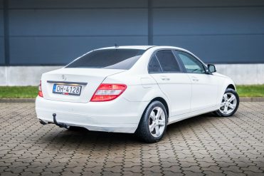 MERCEDES BENZ C200