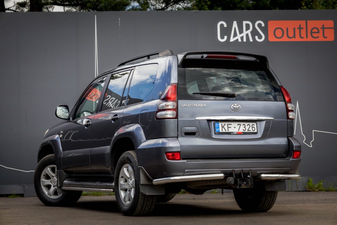 TOYOTA LAND CRUISER