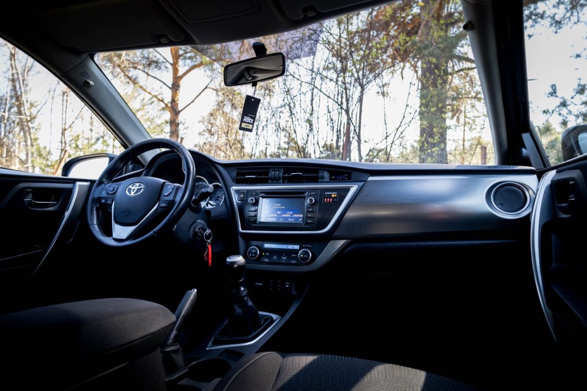 TOYOTA AURIS