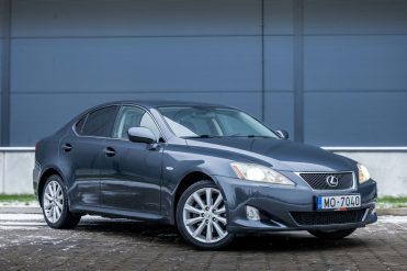 LEXUS IS 220