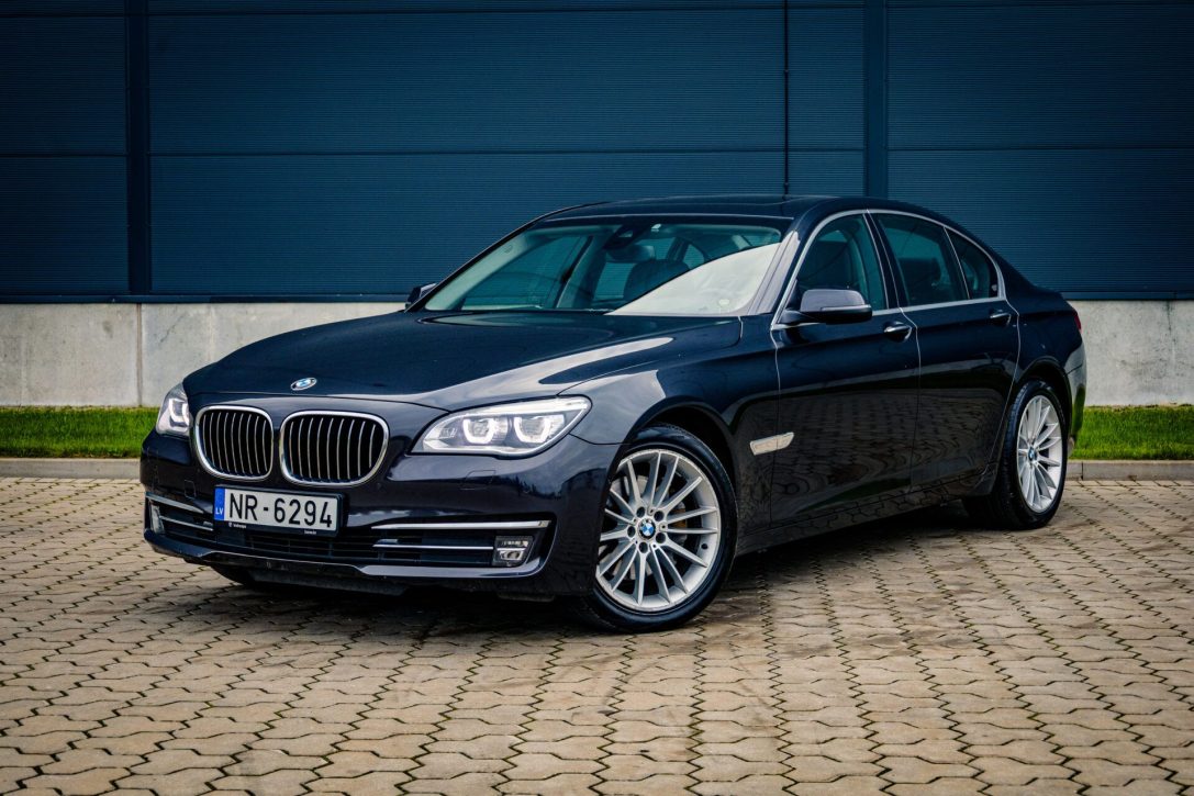BMW 730
