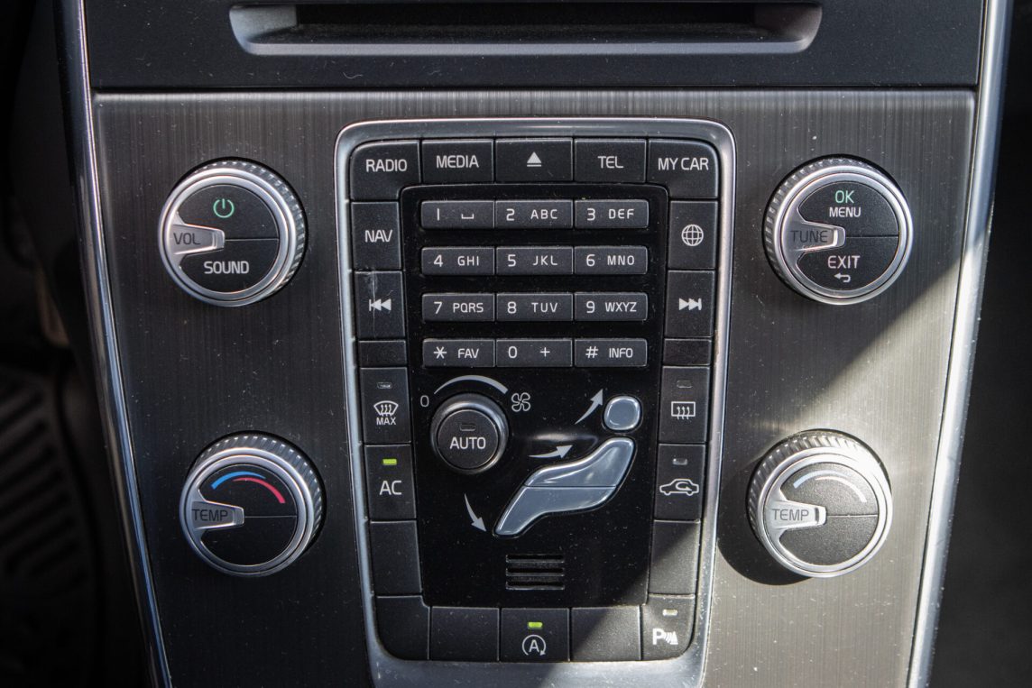 VOLVO V60 CROSS COUNTRY