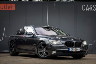 BMW 730