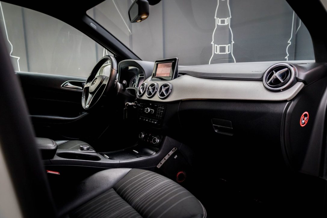 MERCEDES BENZ B 200