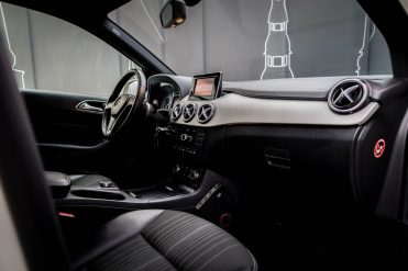 MERCEDES BENZ B 200