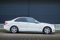 MERCEDES BENZ C200