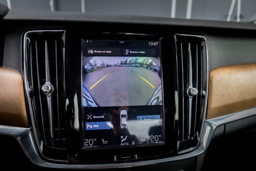VOLVO S90