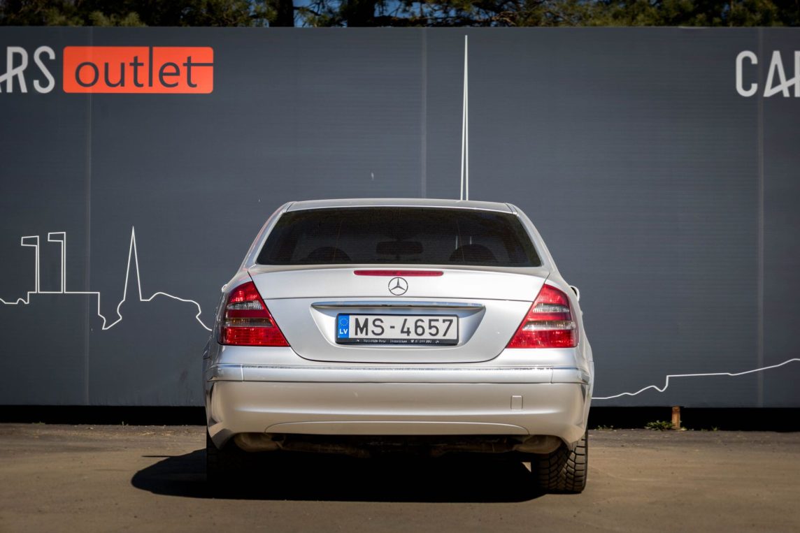 MERCEDES BENZ E270