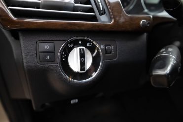 MERCEDES BENZ E200