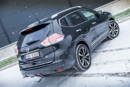 NISSAN X TRAIL