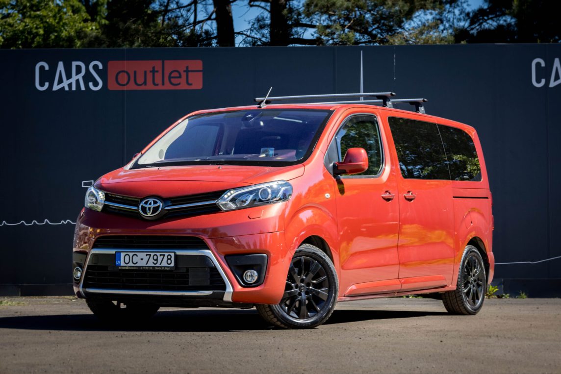TOYOTA PROACE