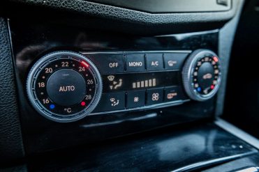 MERCEDES BENZ C200