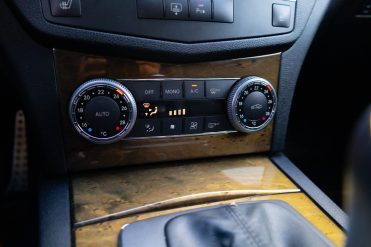MERCEDES BENZ C320