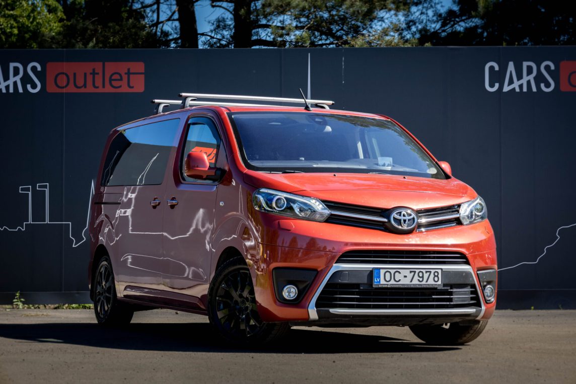 TOYOTA PROACE