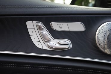MERCEDES BENZ E220 D