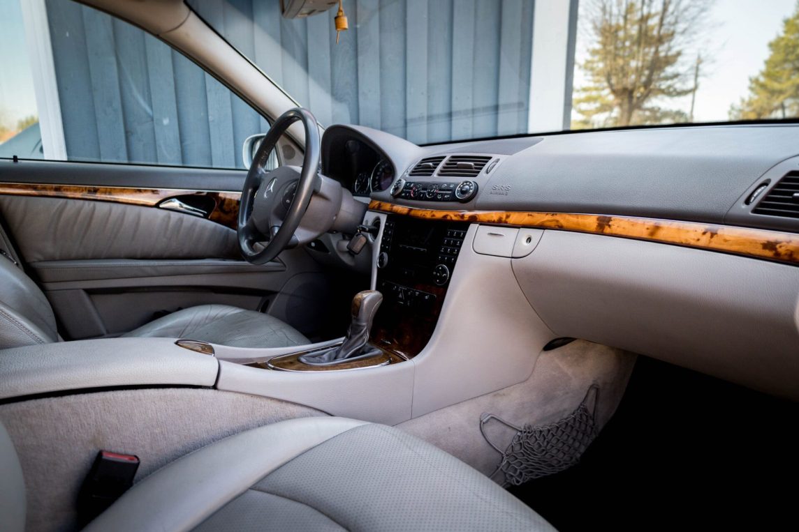 MERCEDES BENZ E270