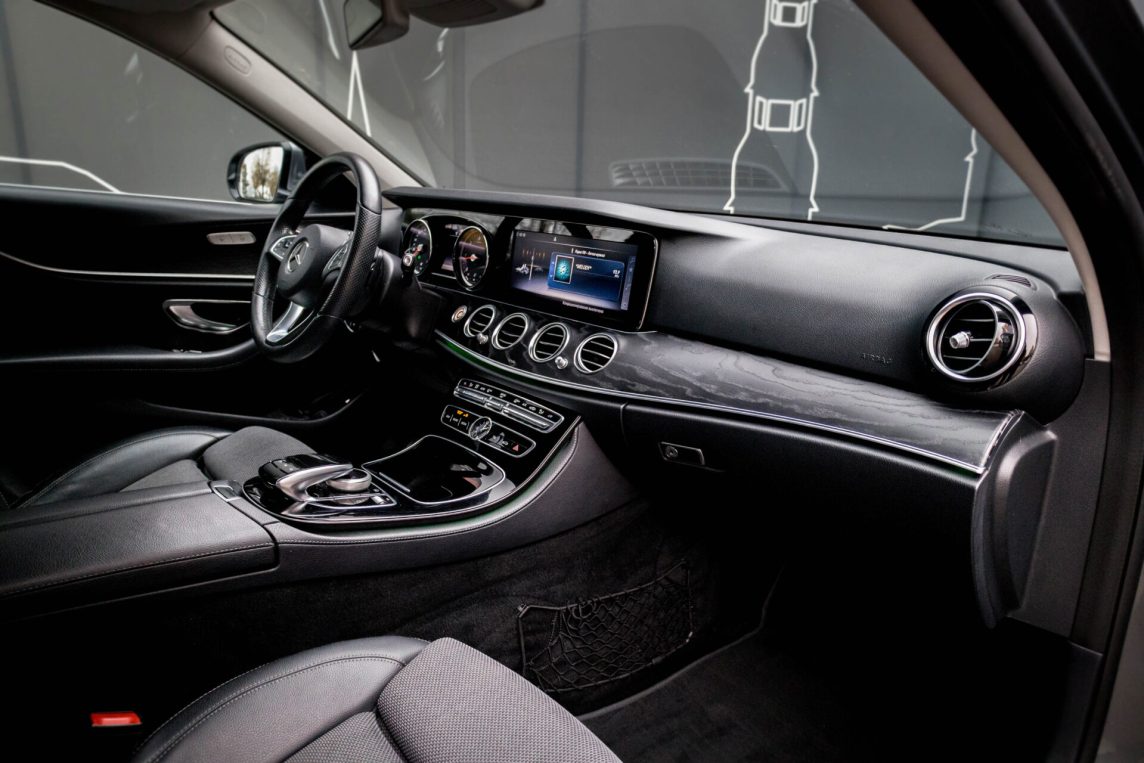 MERCEDES BENZ E 220 D 4MATIC
