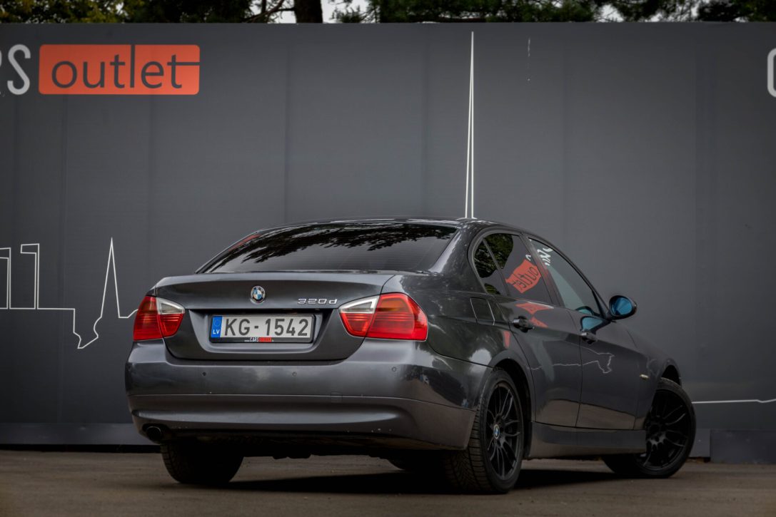 BMW 320