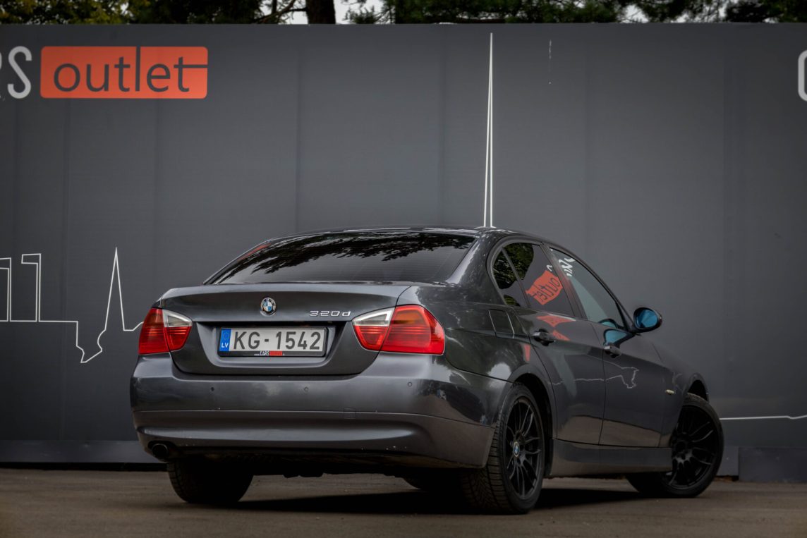 BMW 320