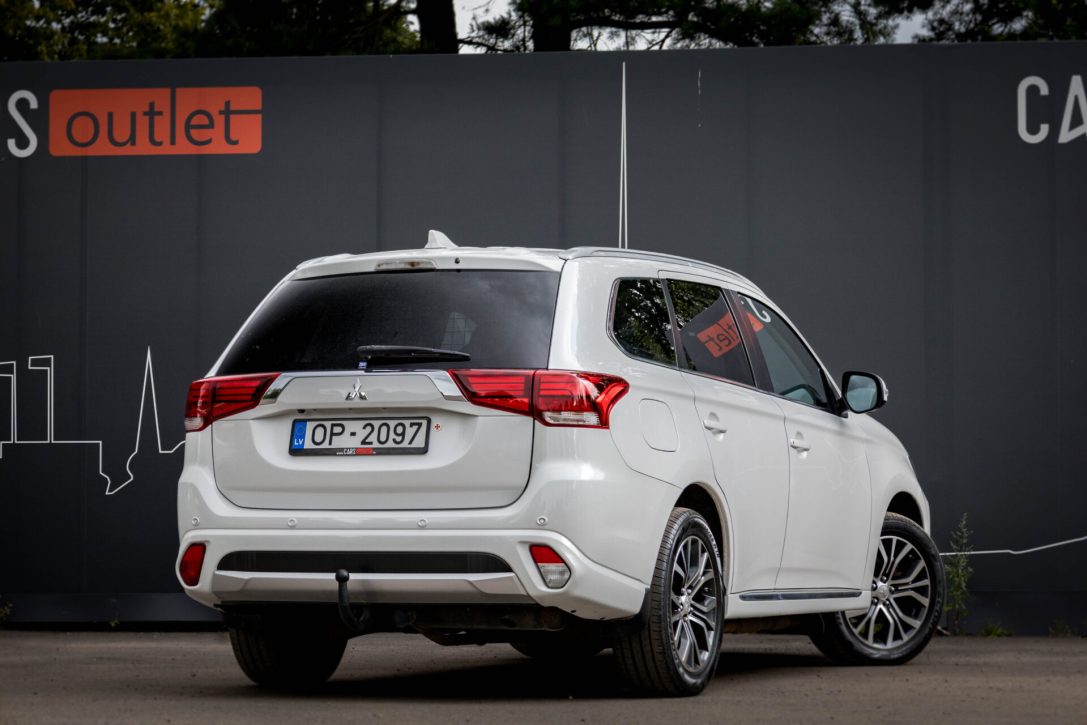 MITSUBISHI OUTLANDER