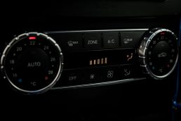 MERCEDES BENZ C220