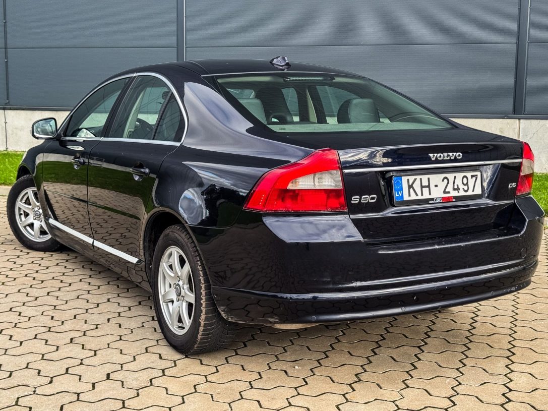 VOLVO S80