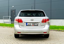 TOYOTA AVENSIS