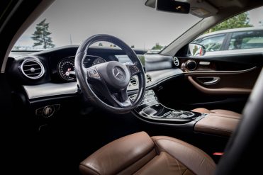 MERCEDES BENZ E220 D