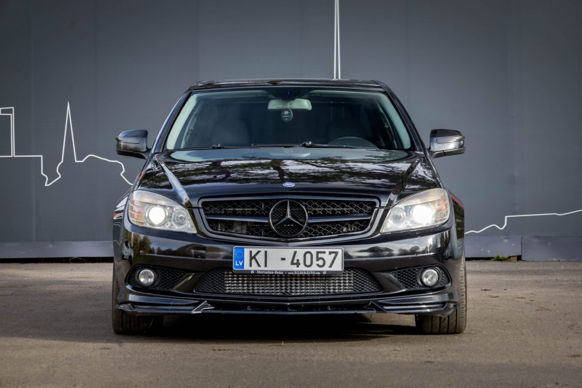 MERCEDES BENZ C320
